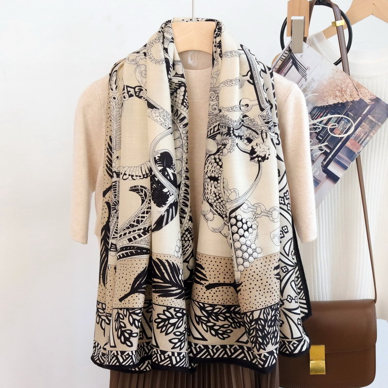 وشاح من الحرير والصوف 135 سم،  - مراجعة Winter Clothing Hong Kong وسعره